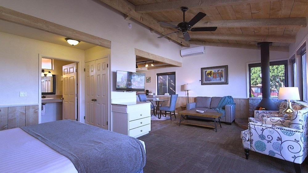 Hotel Sky Ranch