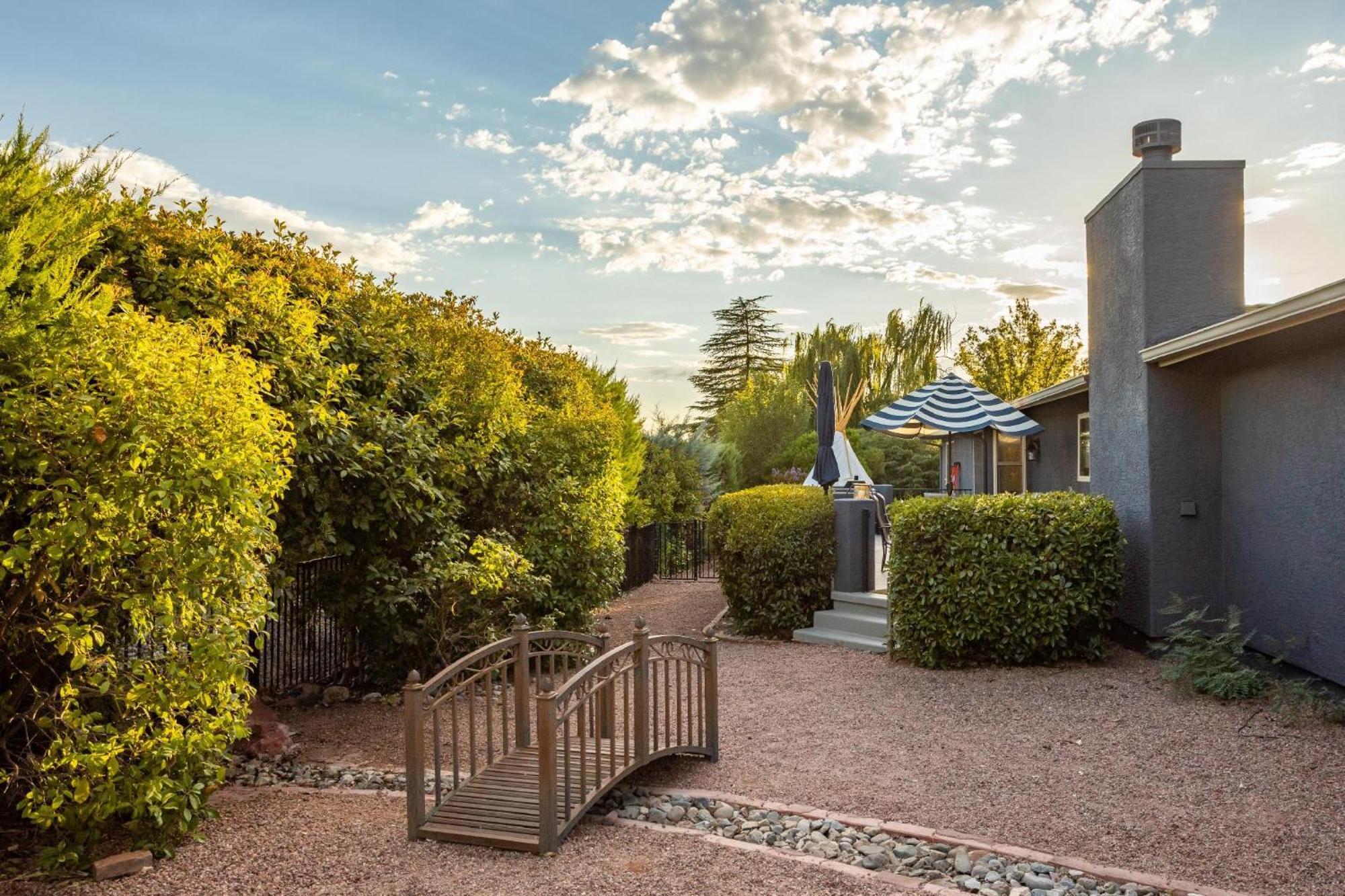 Crimson Canyon - Majestic Nature Southwest Charm Sedona
