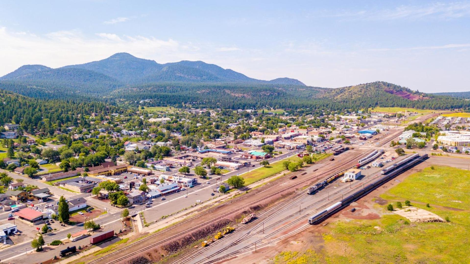 Enjoy Redrock Views W A Fire Pit Cornhole Games At Starlite