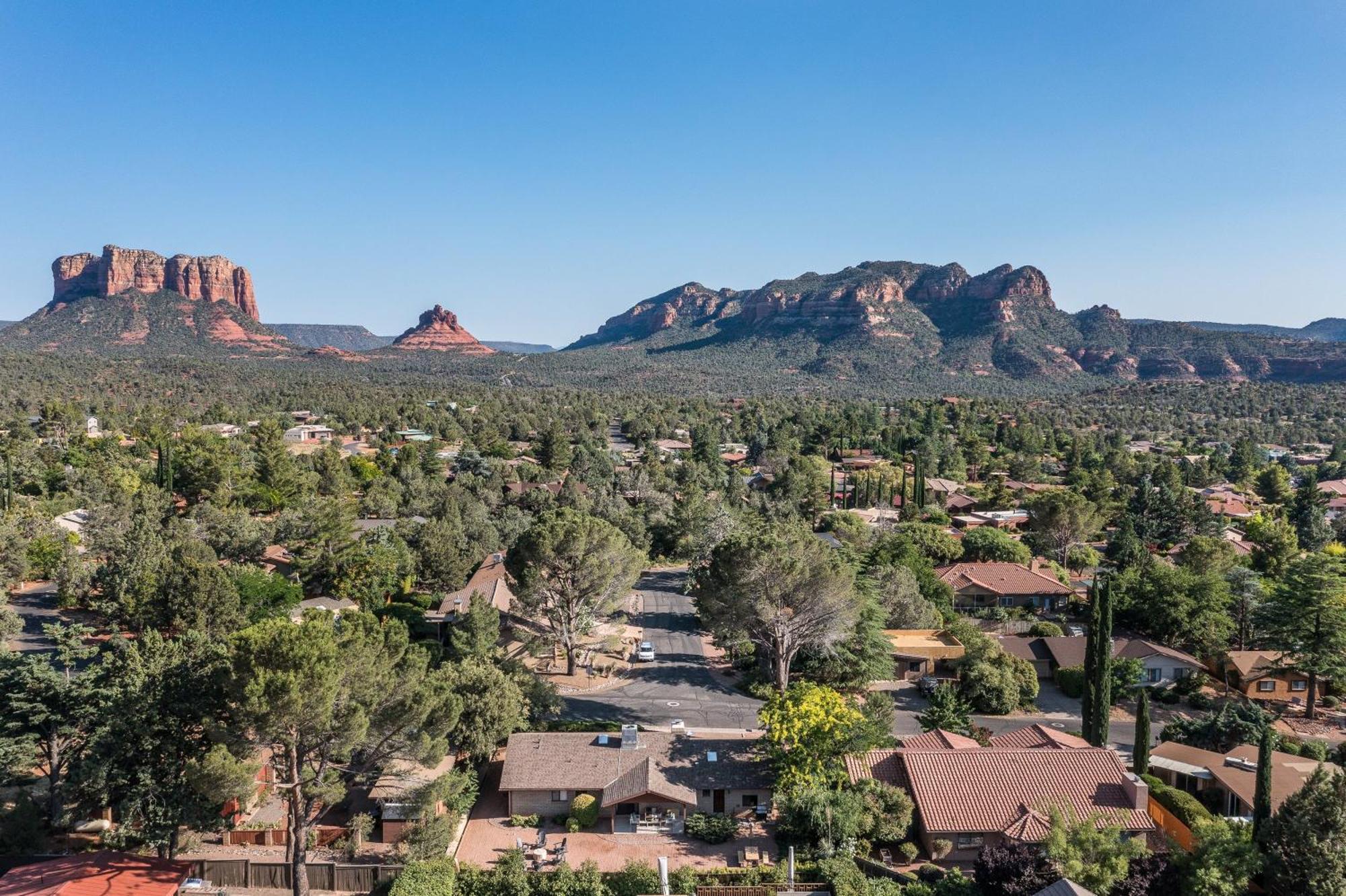 Enjoy Redrock Views W A Fire Pit Cornhole Games At Starlite Holiday home