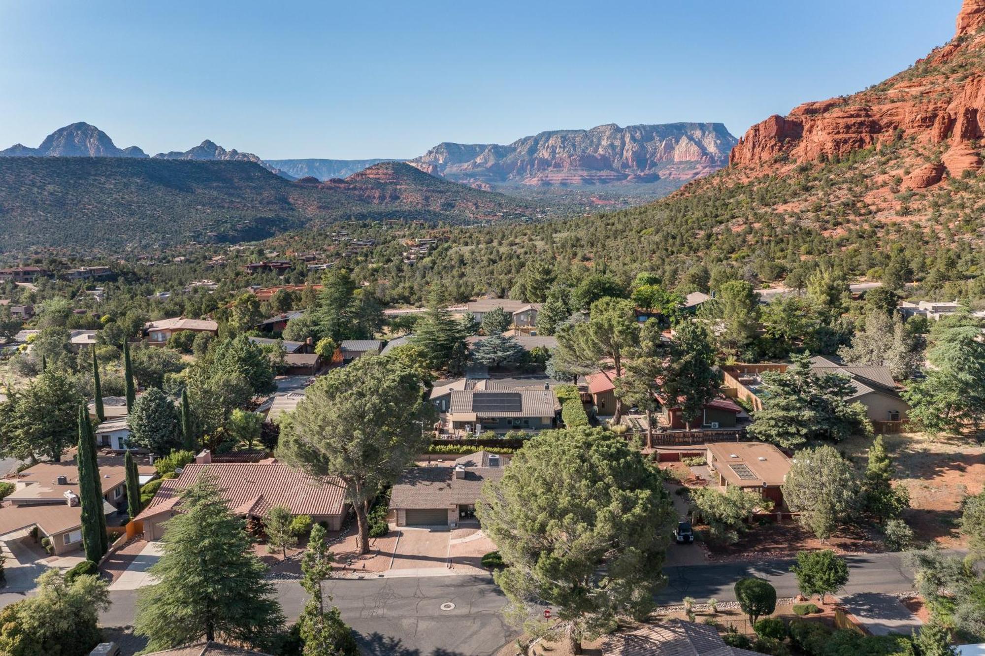 Enjoy Redrock Views W A Fire Pit Cornhole Games At Starlite *