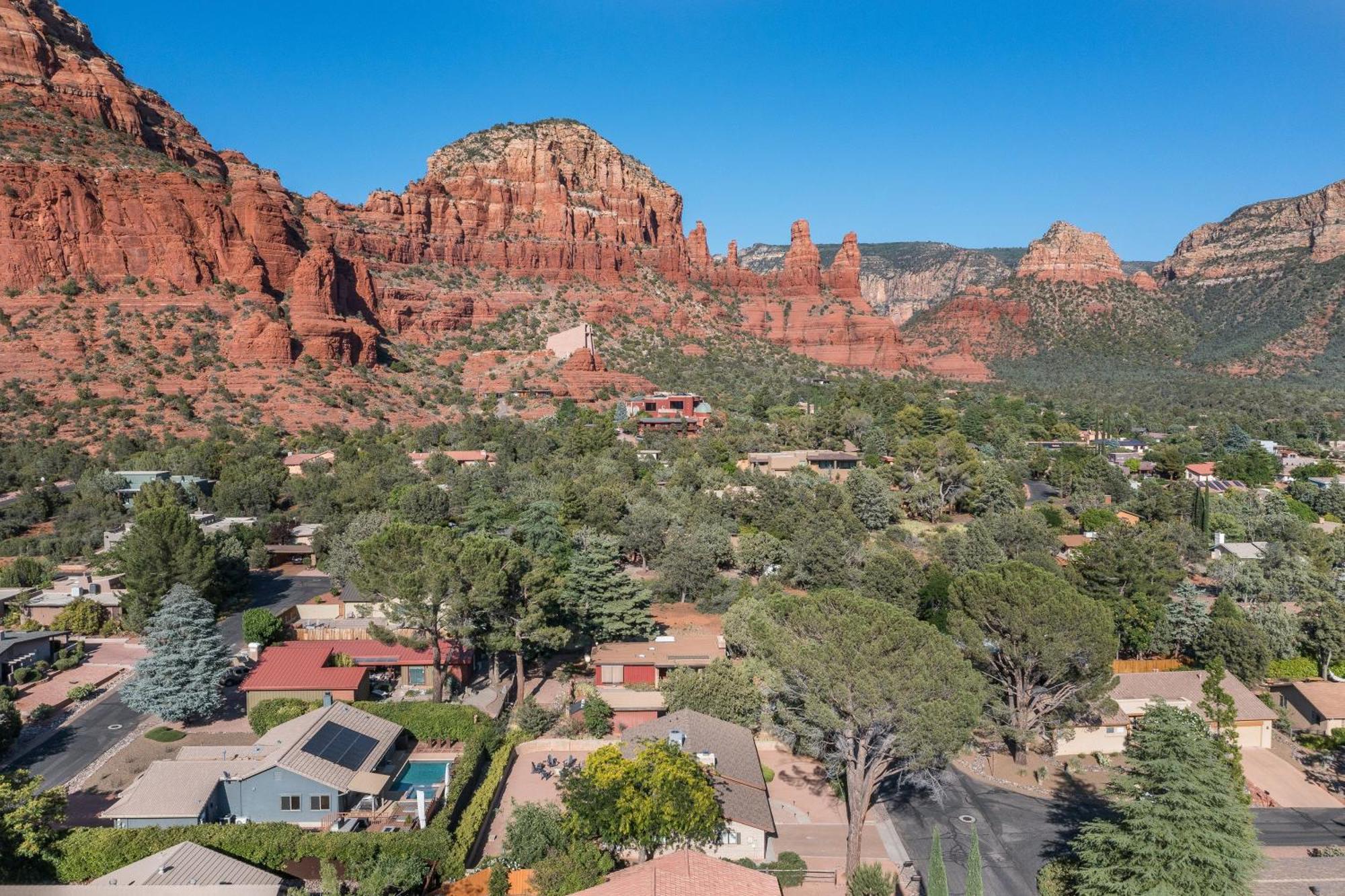 Enjoy Redrock Views W A Fire Pit Cornhole Games At Starlite Sedona