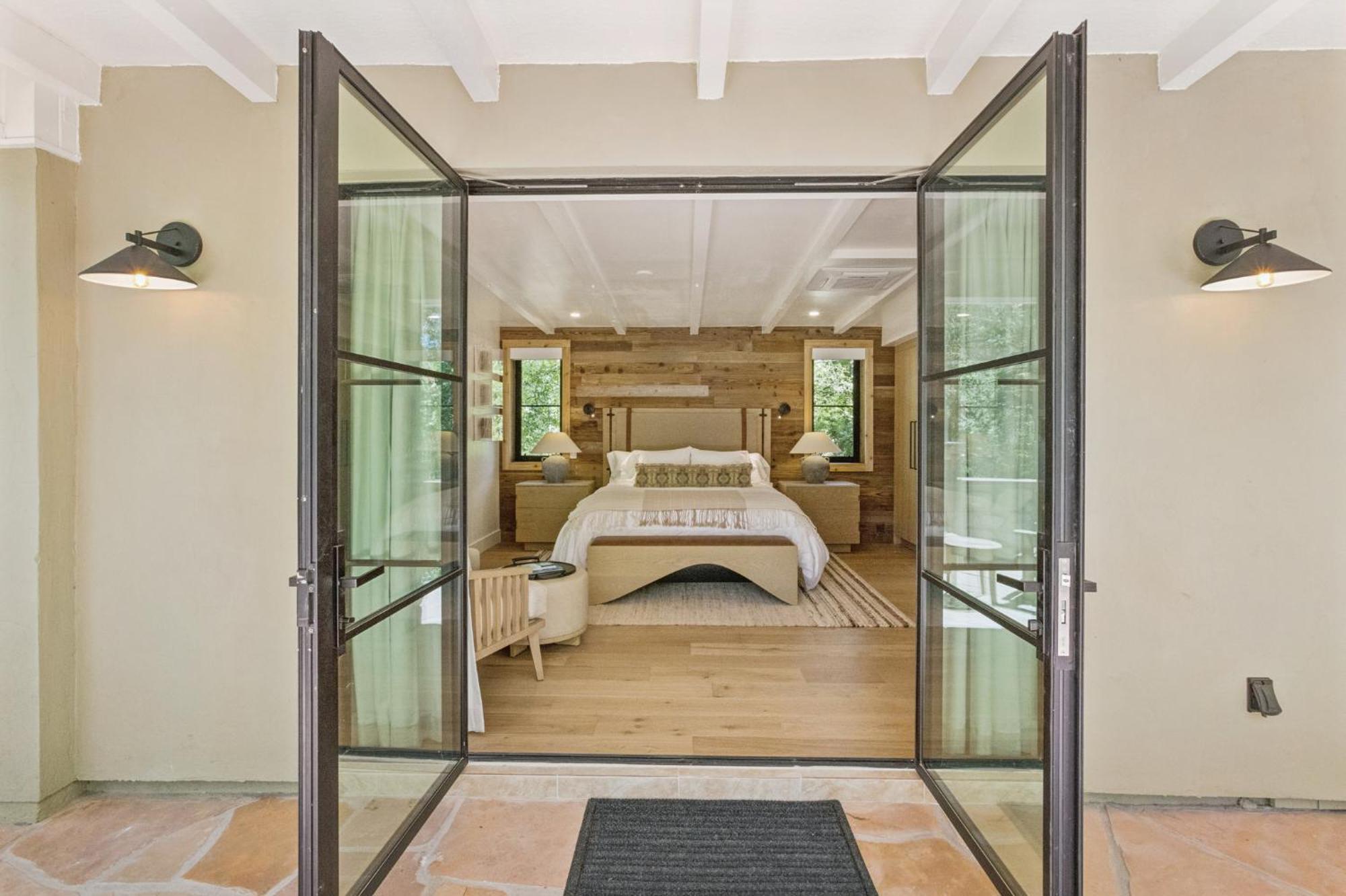 Sedona Views B&B And Luxury Creekside Cabins Bed & Breakfast Sedona