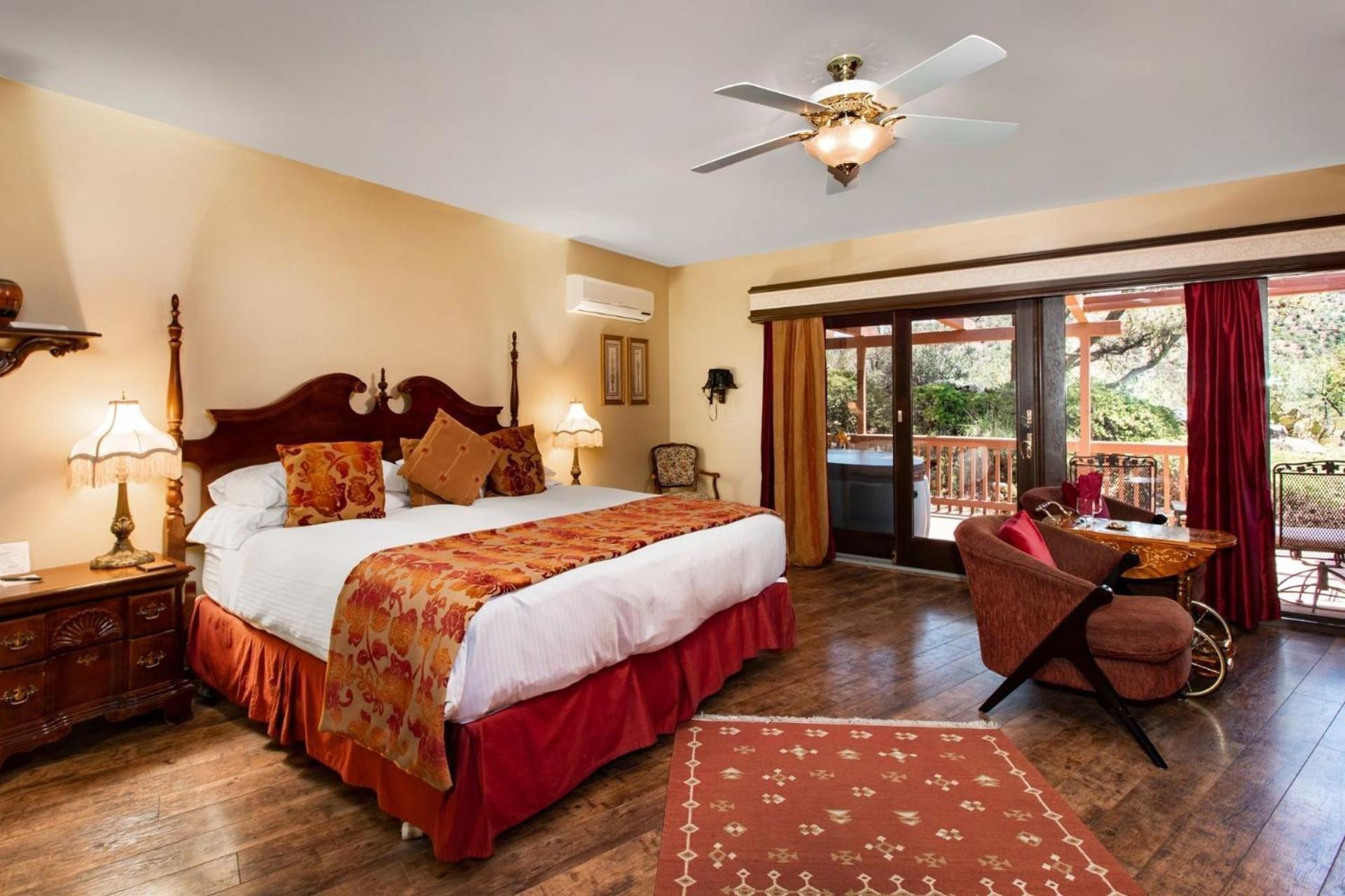 Sedona Views B&B And Luxury Creekside Cabins Bed & Breakfast