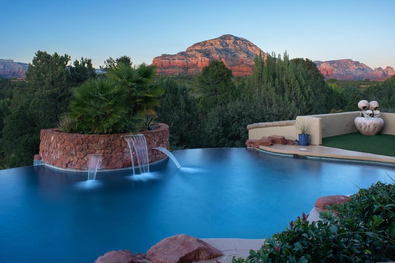 Palatial Paradise With Breathtaking Views Of Red Rock And Stunning Infinity Pool Holiday home *