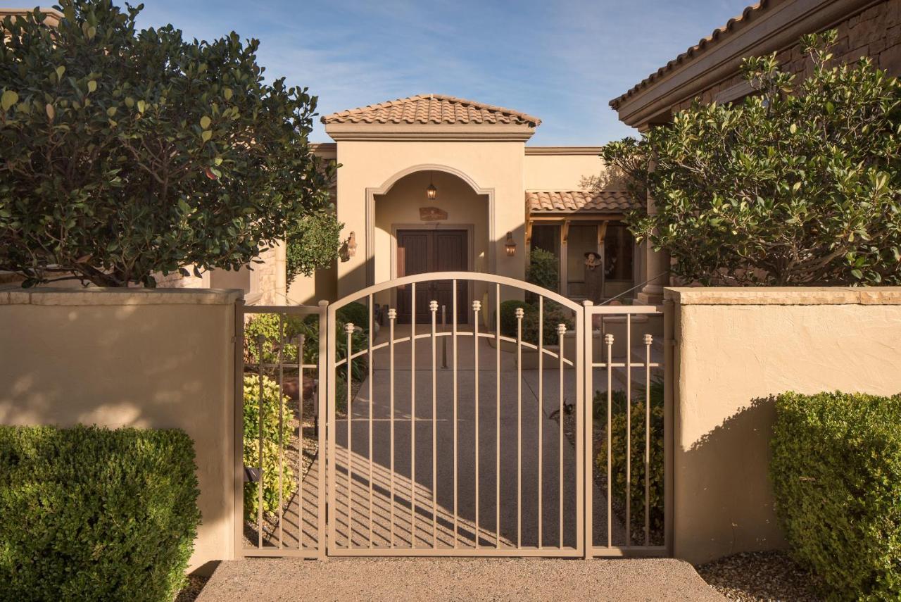 Palatial Paradise With Breathtaking Views Of Red Rock And Stunning Infinity Pool Holiday home *