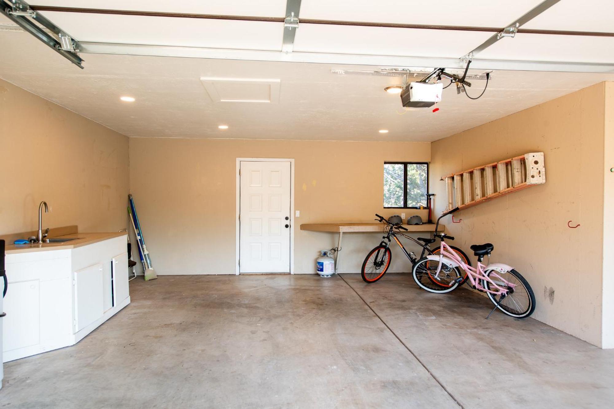 Private-red Rock Views -fire Pit-hot Tub-location Holiday home