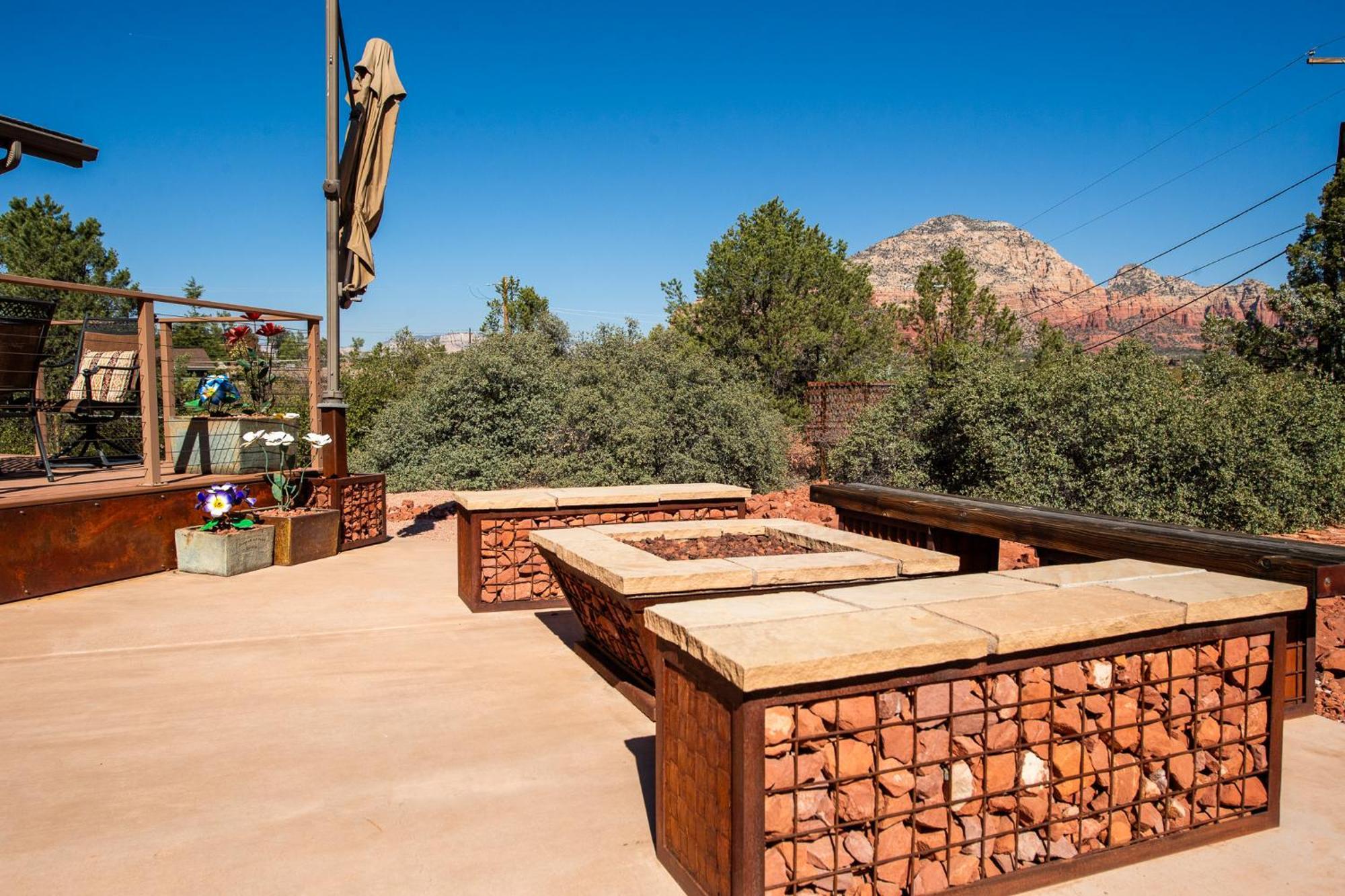 Holiday home Private-red Rock Views -fire Pit-hot Tub-location *