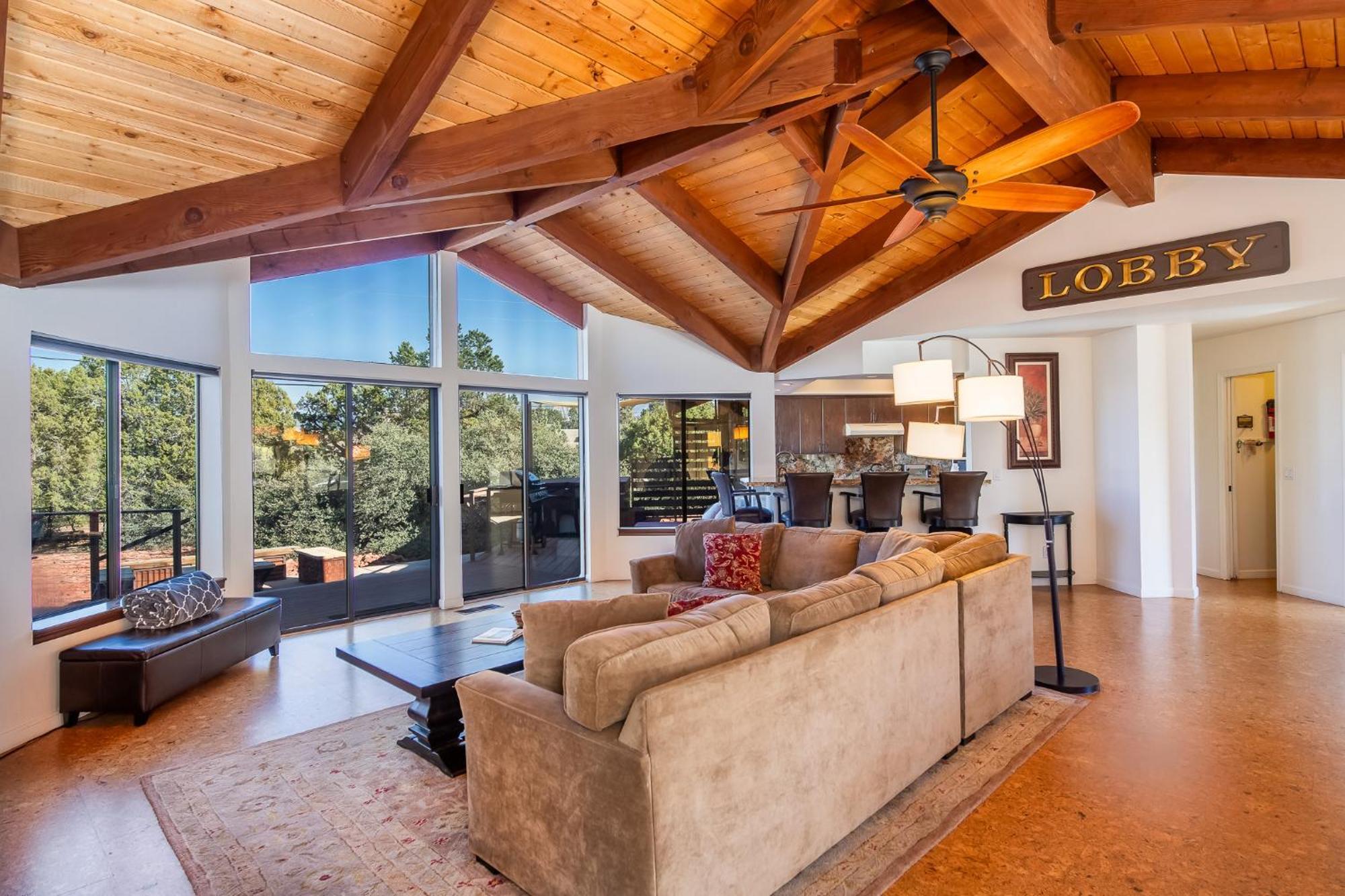 Private-red Rock Views -fire Pit-hot Tub-location Holiday home