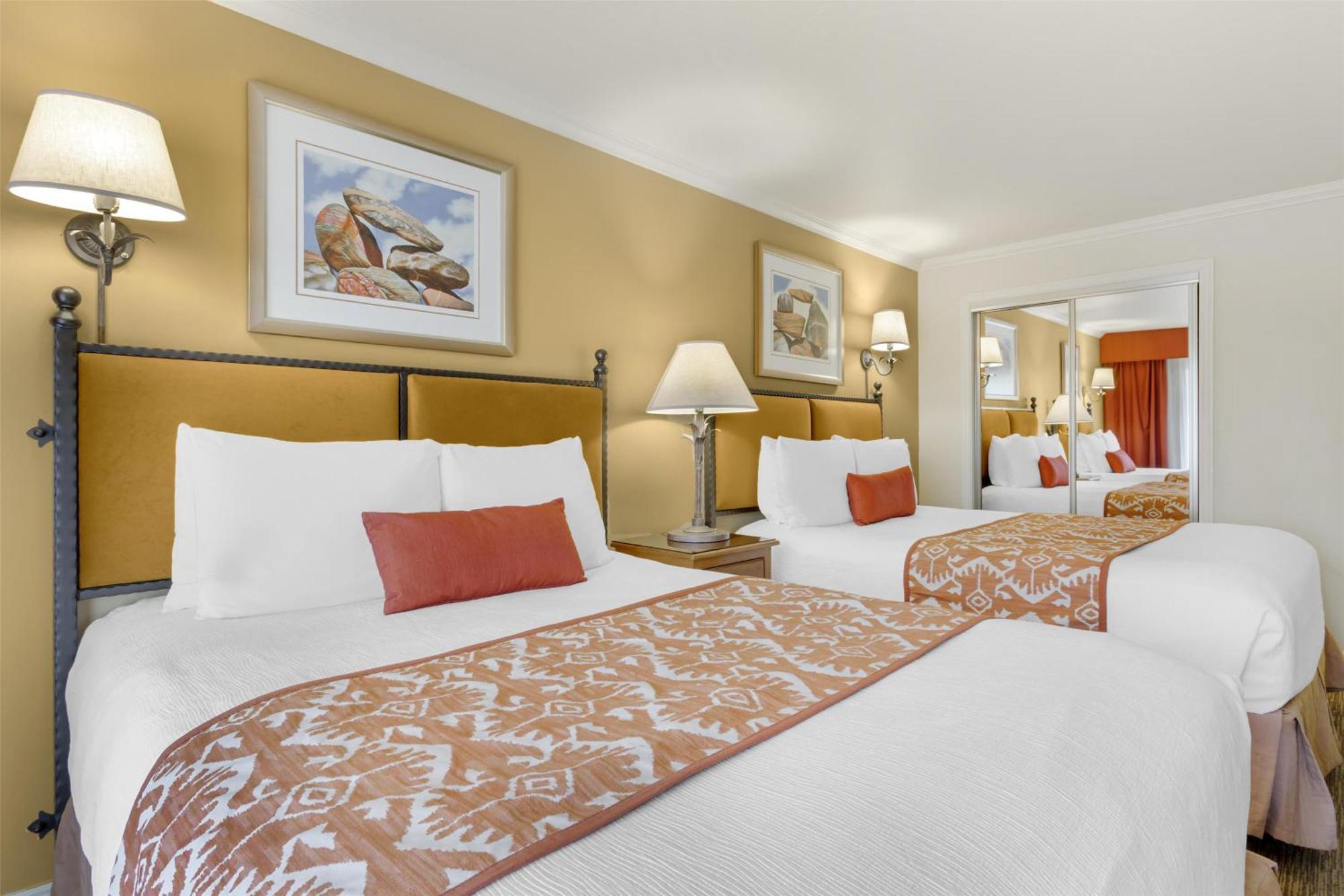 Western Arroyo Roble & Creekside Hotel